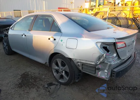 2014 Toyota Camry Se Sport z USA, uszkodzony, nr VIN 4T1BF1FK5EU447201